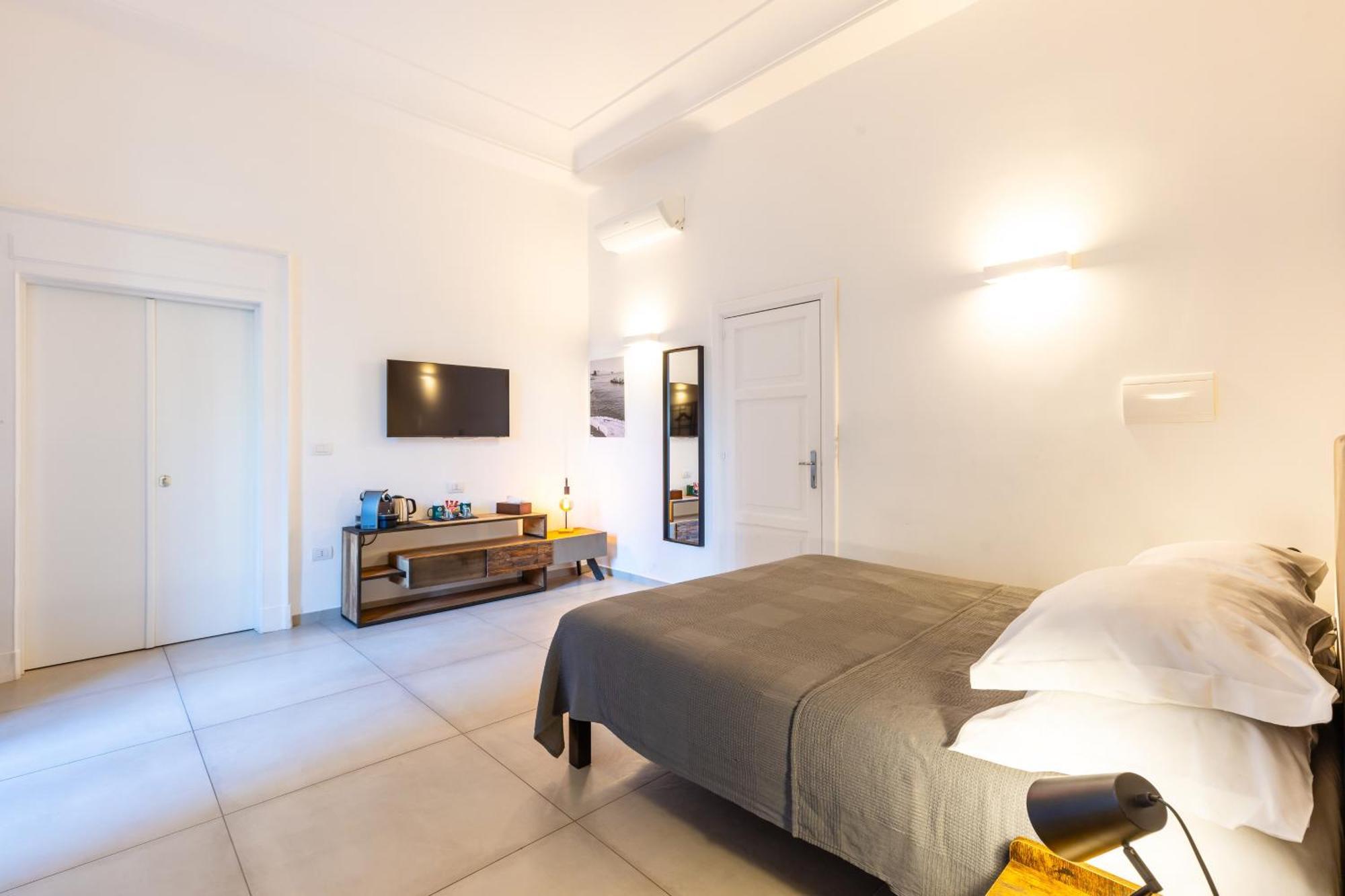 Residenza Partanna By Napoliapartments Bagian luar foto